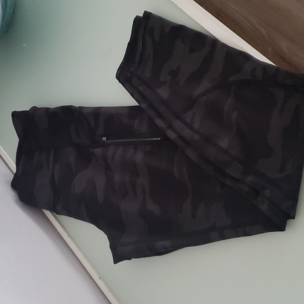 Women's Athleta Ranier size medium reflective running tights